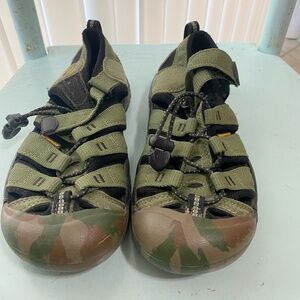Keen Outdoor Size 3 Kids Sandals